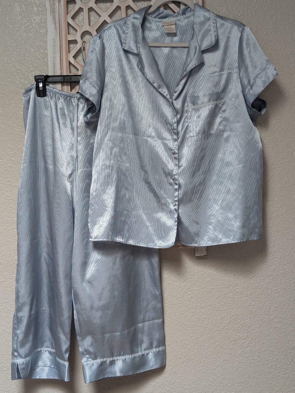 Secret Treasures Women's XL 2 pc PJ set silky feel top/ pants blue stripes light